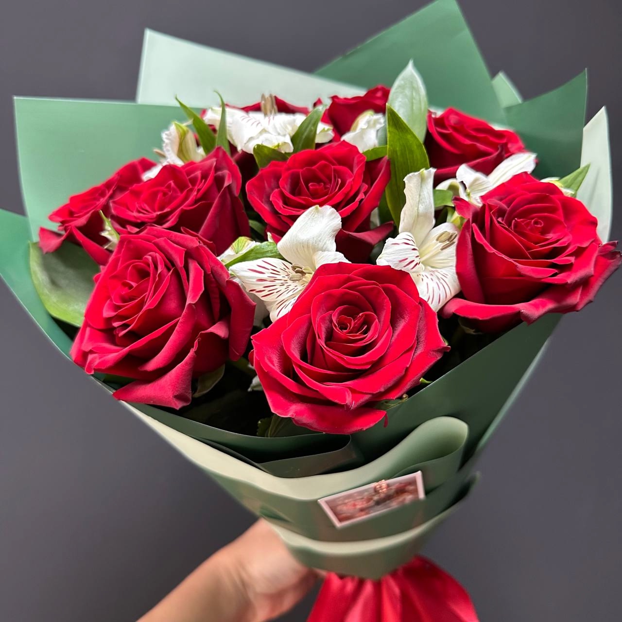 Сборный букет альстромерия и розы