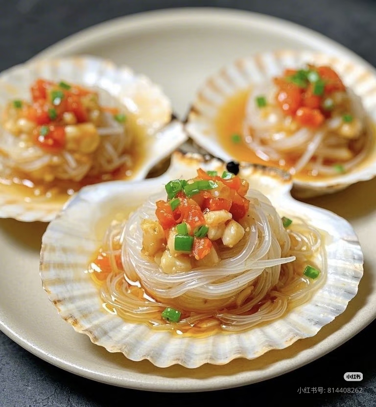 H-10 蒜蓉粉丝扇贝 Гребешок с фунчозой и чесноком (4шт.)