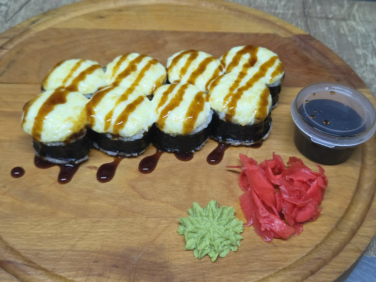 Запеченный ролл с курицей