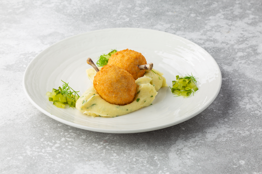 Котлеты по-киевски с картофельным пюре