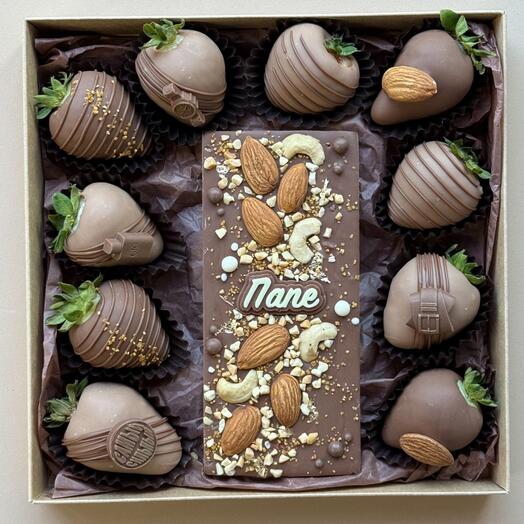 Клубника в шоколаде с плиткой ручной работы