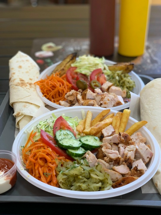 Шаурма на тарелке (курица)