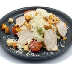 Салат Цезарь с курицей