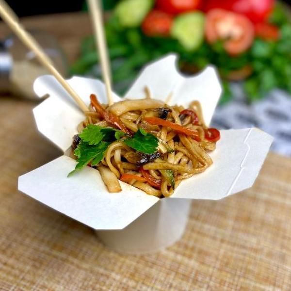 Wok-лапша с кальмаром