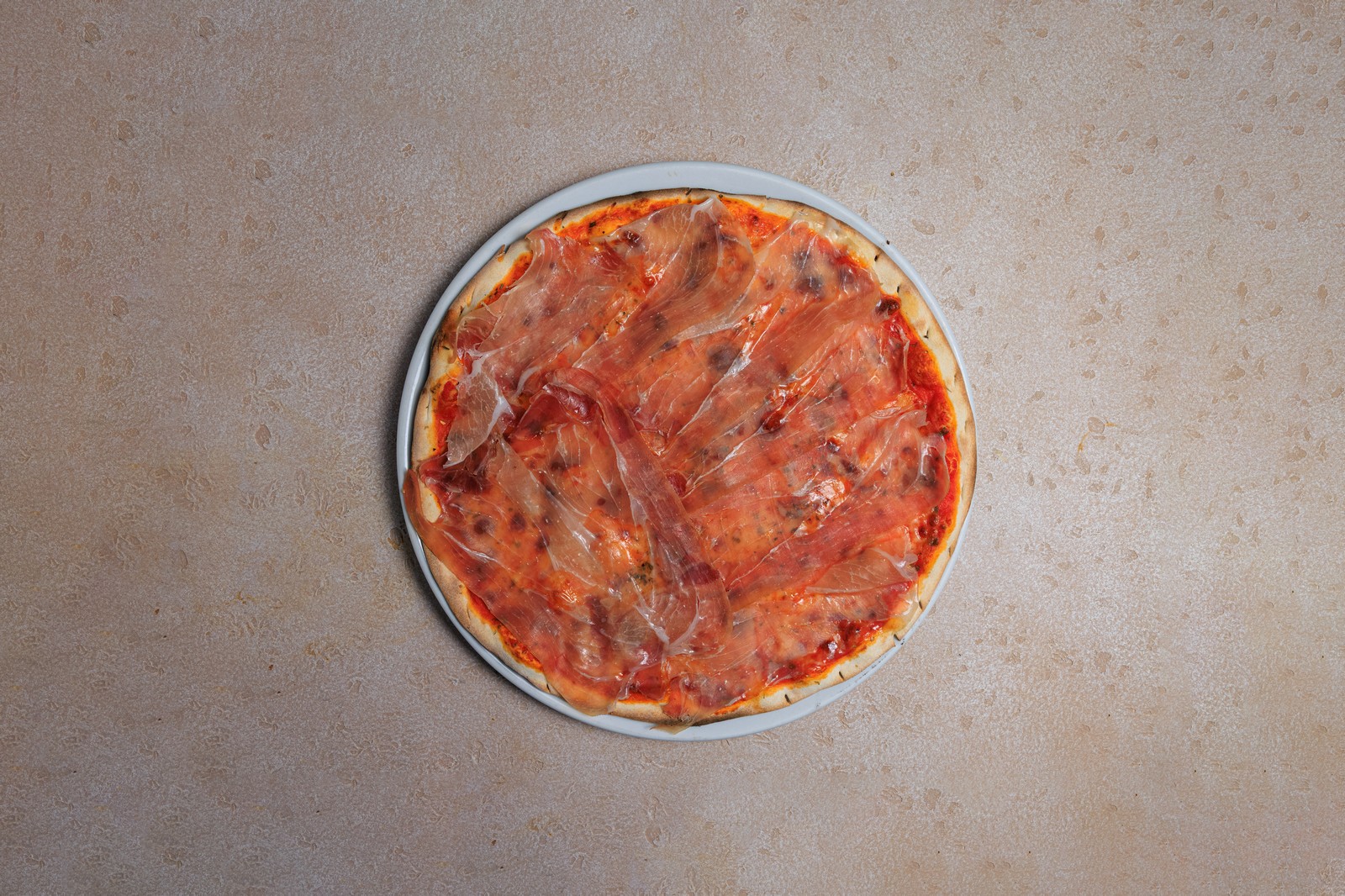 Пицца с пармской ветчиной