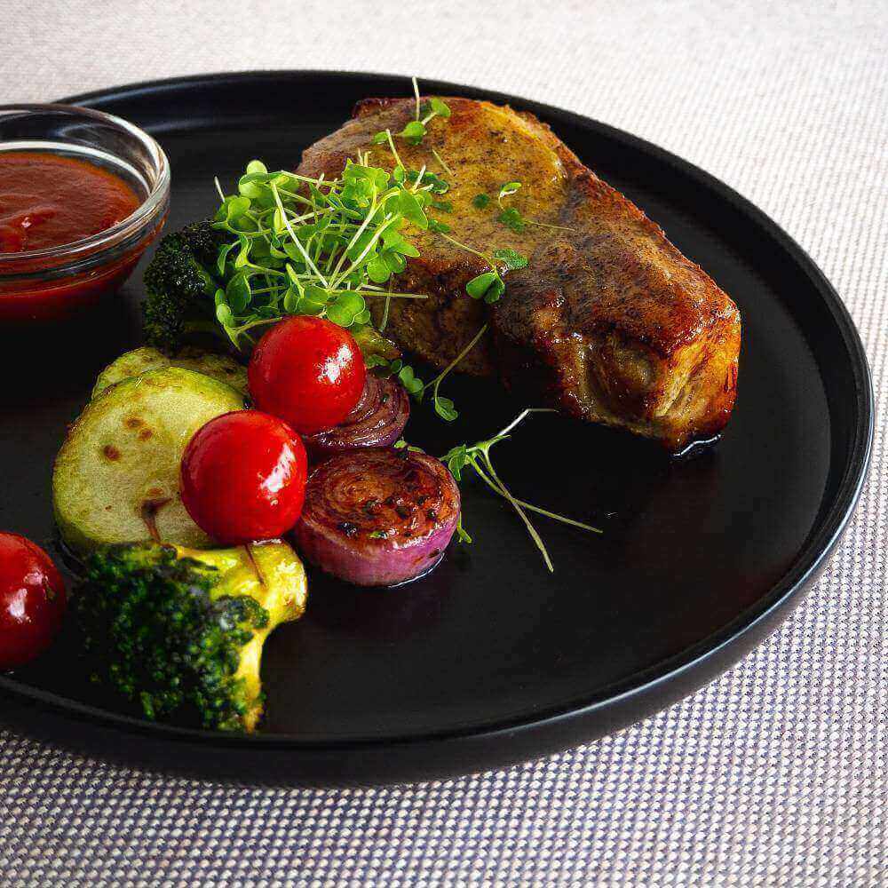 Корейка свиная с овощами