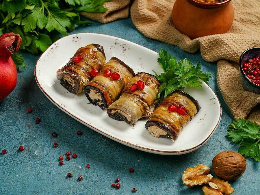 РУЛЕТИКИ ИЗ БАКЛАЖАН С ОРЕХ НАЧИНКОЙ 160 гр.