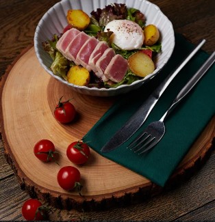 Сочный Нисуаз с тунцом татаки