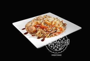 Рисовая лапша с острой курицей