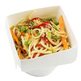 Удон с курицей и овощами