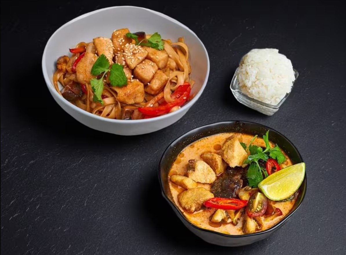 Том Ям с курицей + Удон курицей терияки