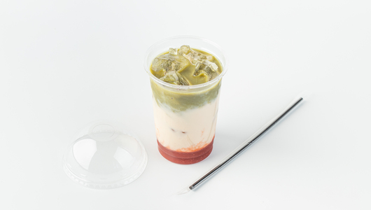 Айс матча с клубникой на кокосовом напитке 0,4, кафе