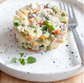 Салат Оливье с курицей