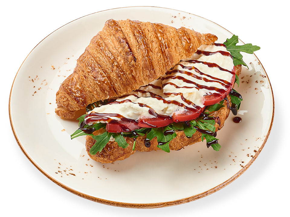 Круассан с томатами и страчателлой (Кофеин)