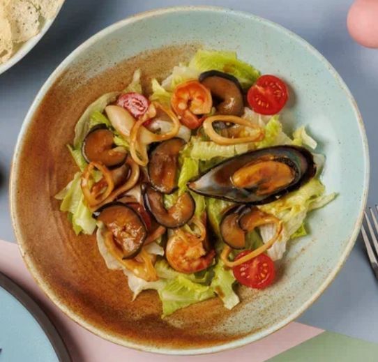 Салат с морепродуктами