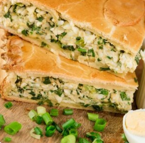 Пирог с зелёным луком и яйцом