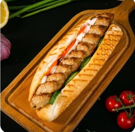 Люля-кебаб в багете 