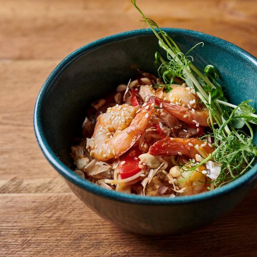 WOK «Яичная лапша с курицей и креветками
