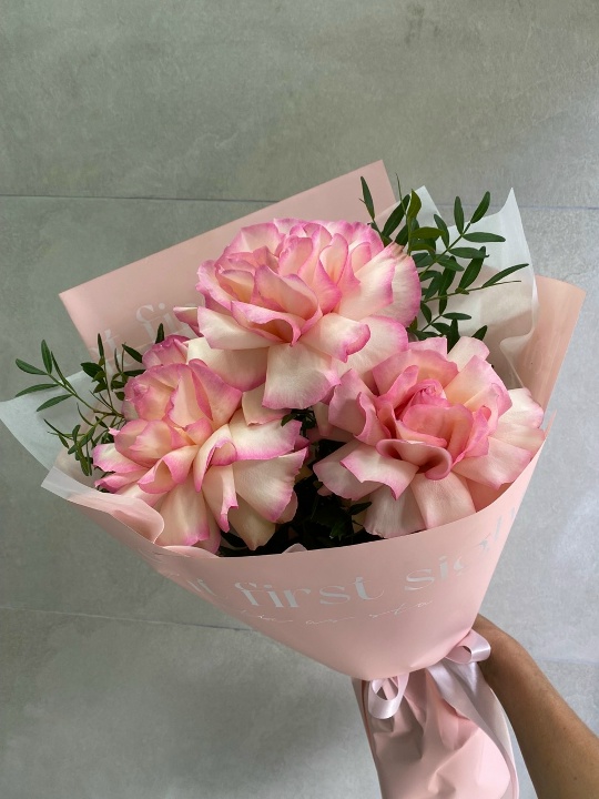 Букетик из французских розочек