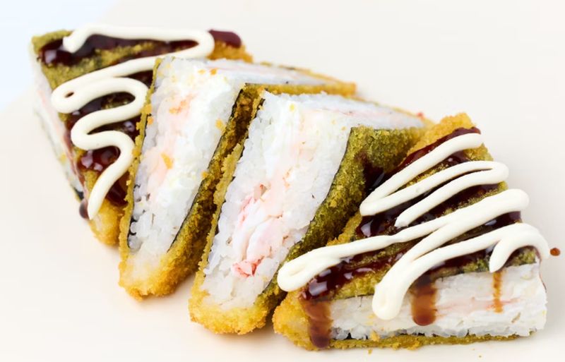 Сэндвич с креветками и крабом