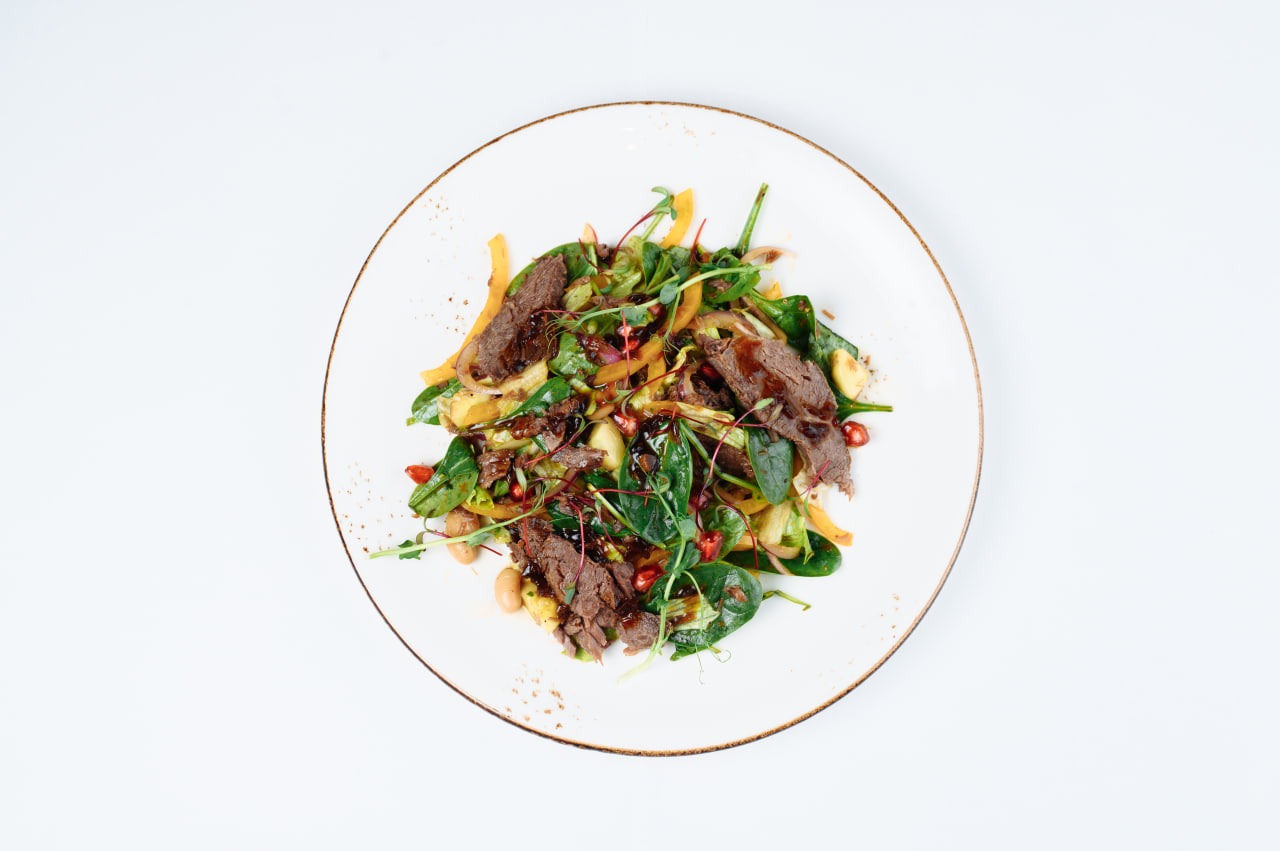 Салат с говядиной и гранатом