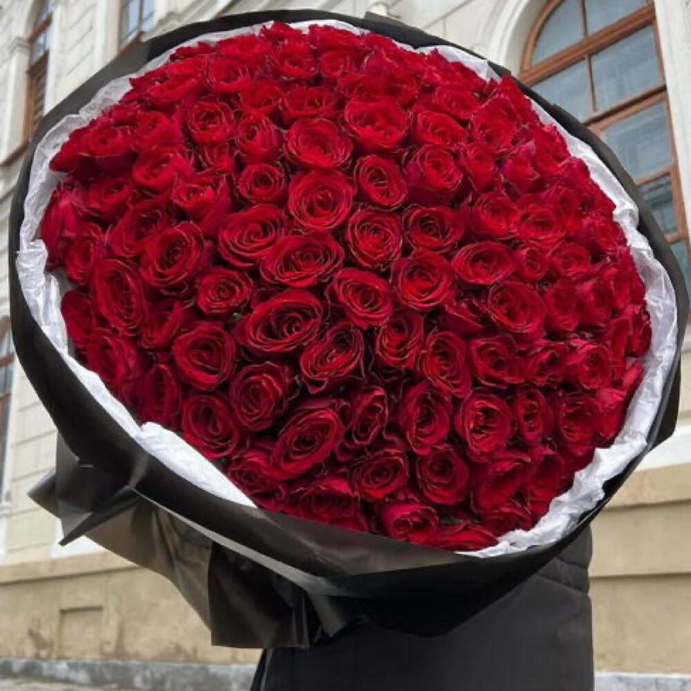 101 красная Роза круглый букет