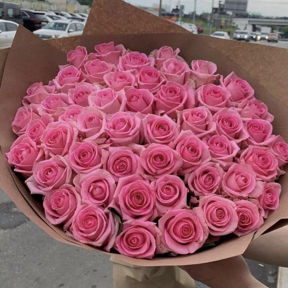 Букет розовых роз 51 шт 