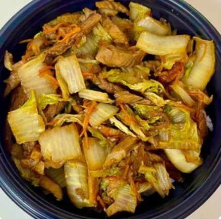 Мясо на рисе