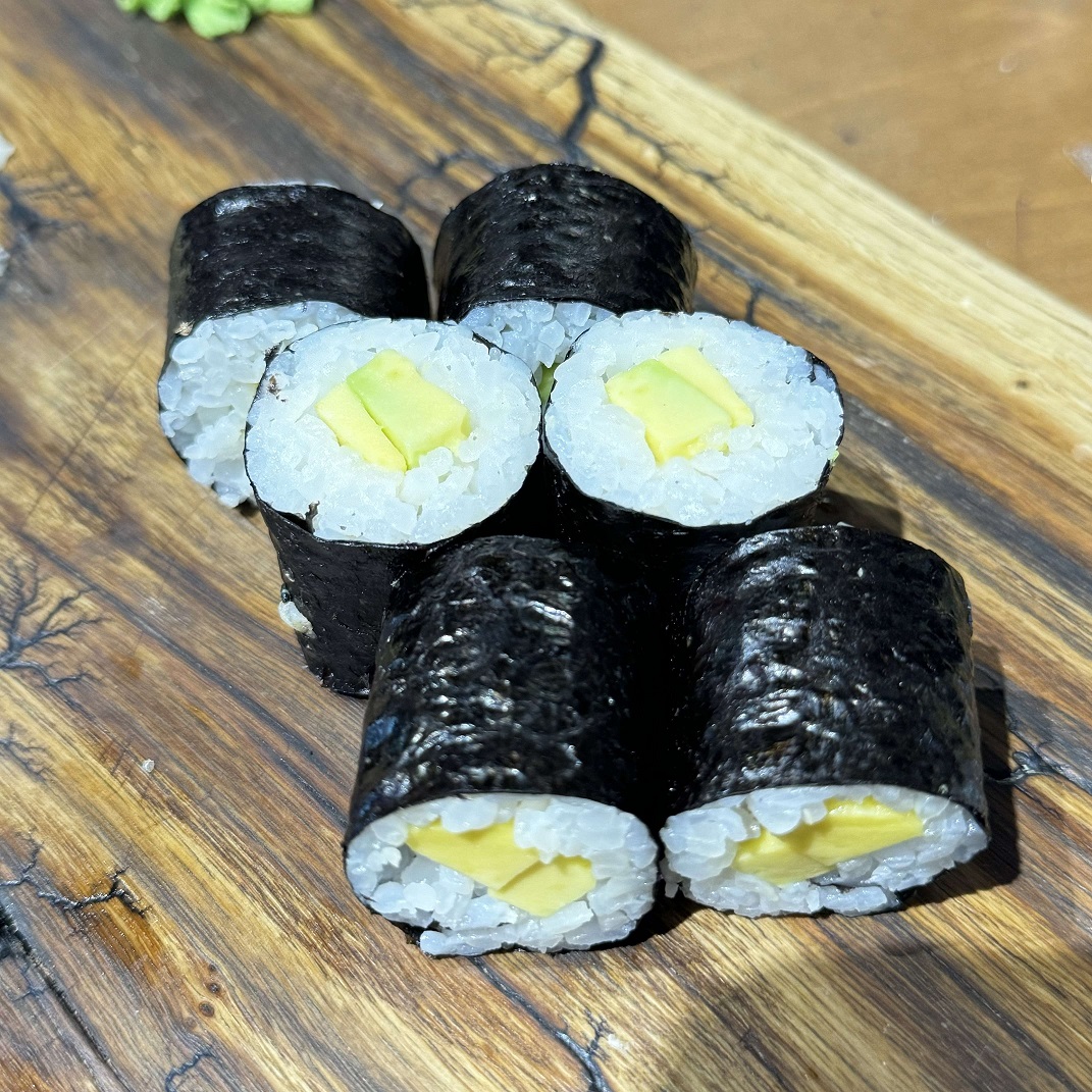 Маки ролл с авокадо