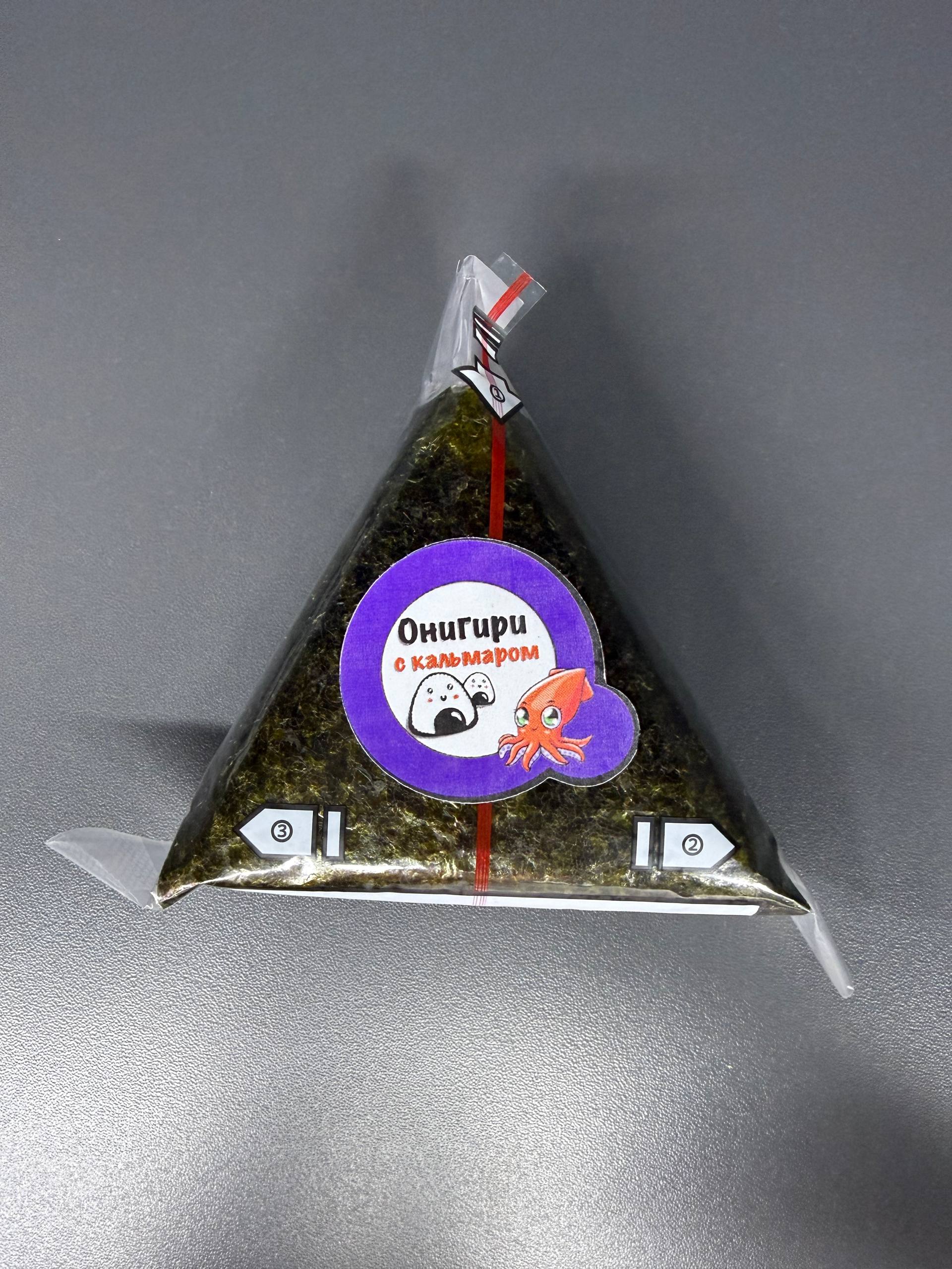 Онигири кальмар