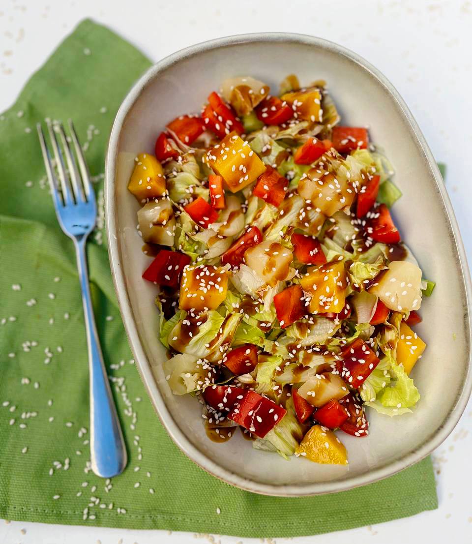 Салат тропический.