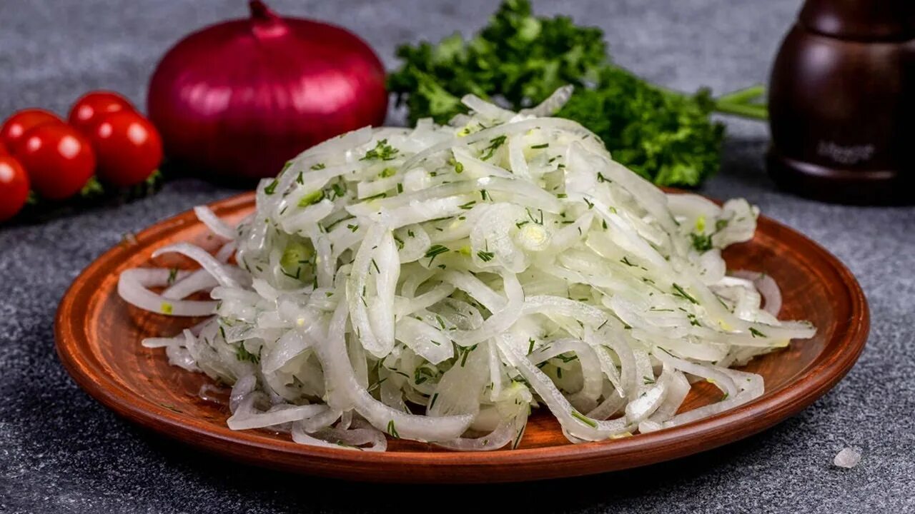 Маринованный лук.