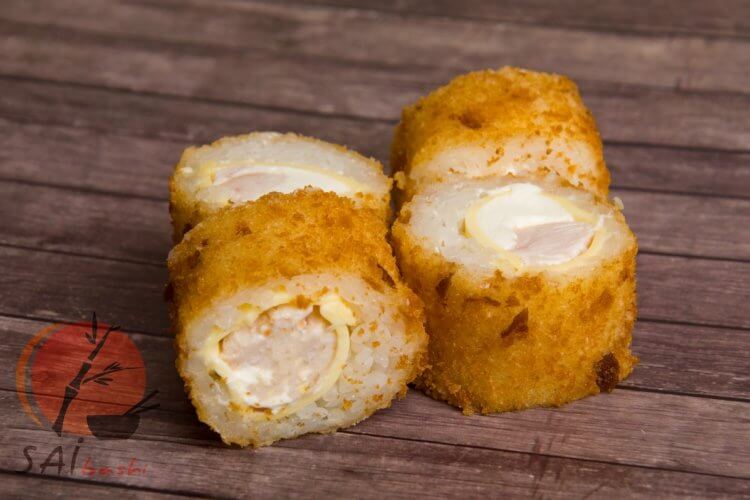 Горячий ролл с копченой грудкой 8 шт