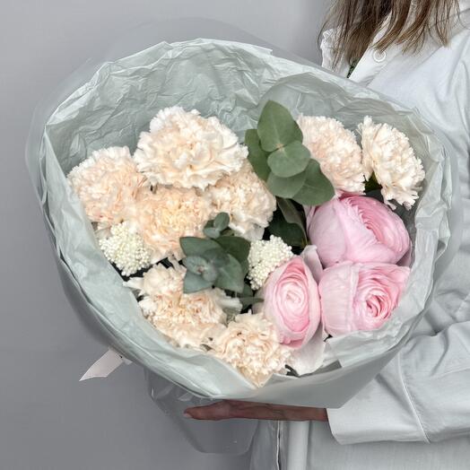 «Нежный Дуэт» букет с ранункулюсами и диантусами