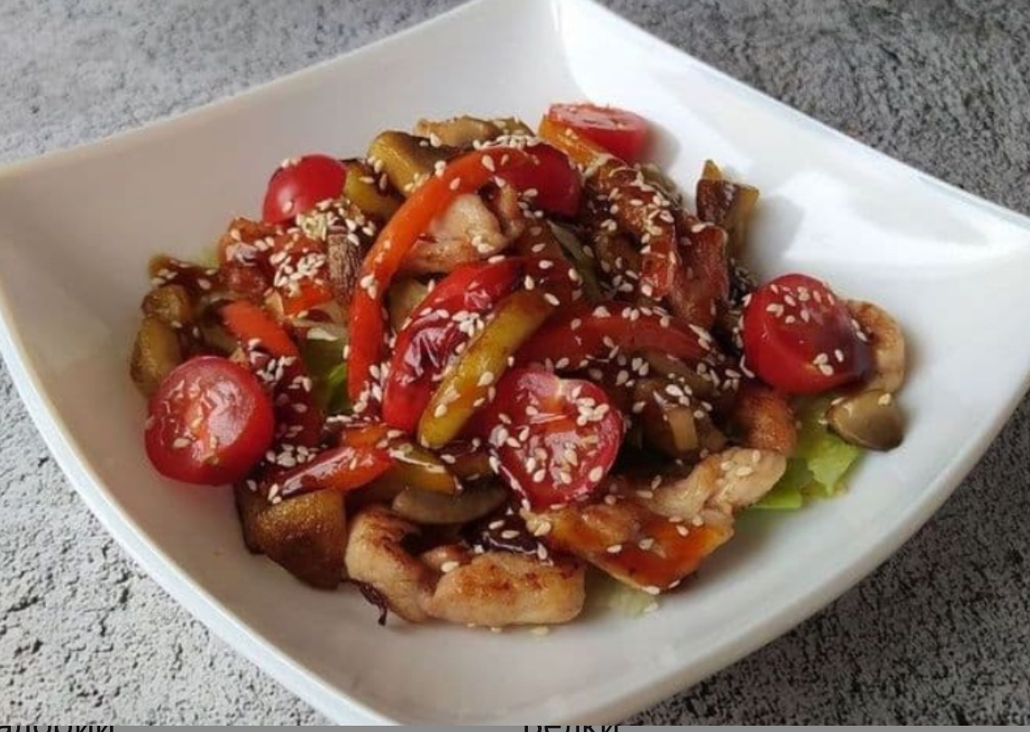 Теплый с курицей и баклажанами