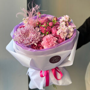 Нежный сборный розовый букет