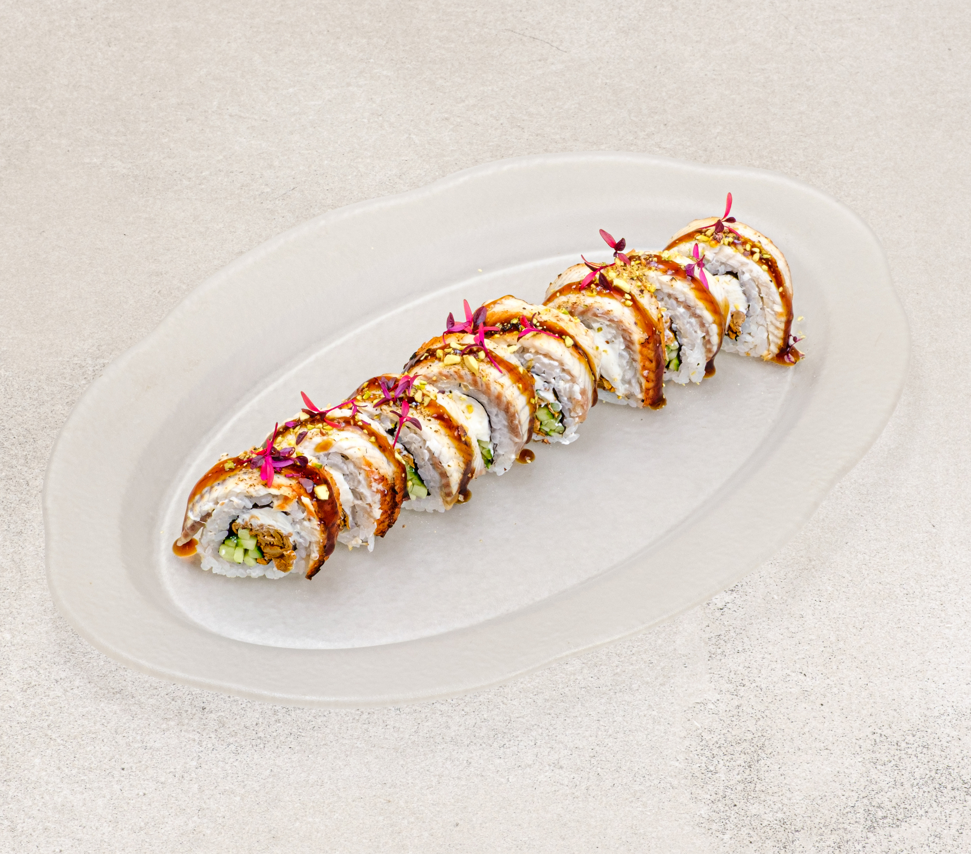 Ролл Филадельфия с угрем и лисичками