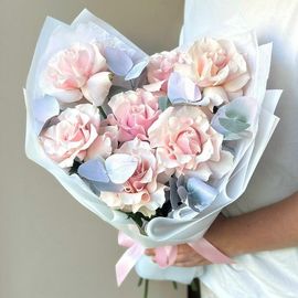 Букет «Полёт бабочек» из 7 нежных французских роз