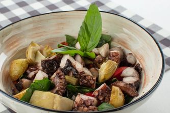 Салат с осьминогом, картоф. и артишоками