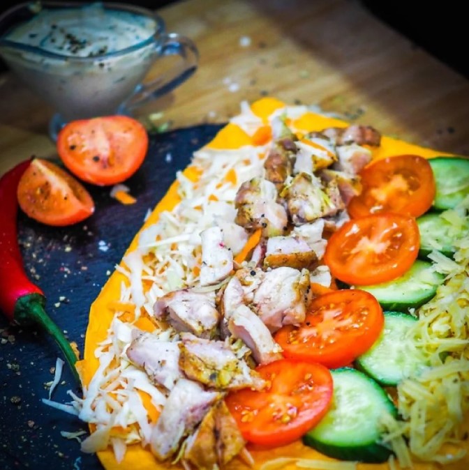 Сырная шаверма с курицей