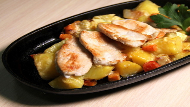 Жаркое из индейки с овощами