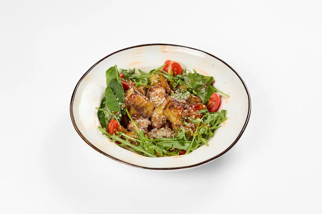 Салат с хрустящими баклажанами