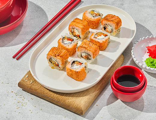 Ролл с угрем и опаленным лососем