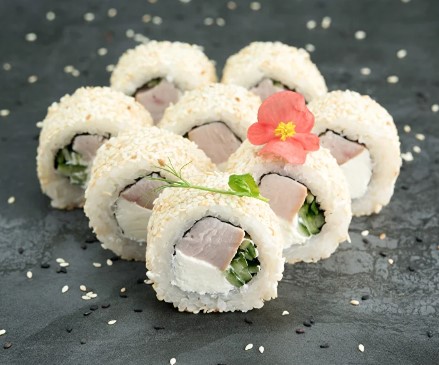 В кунжуте, курочка, огурец, сыр