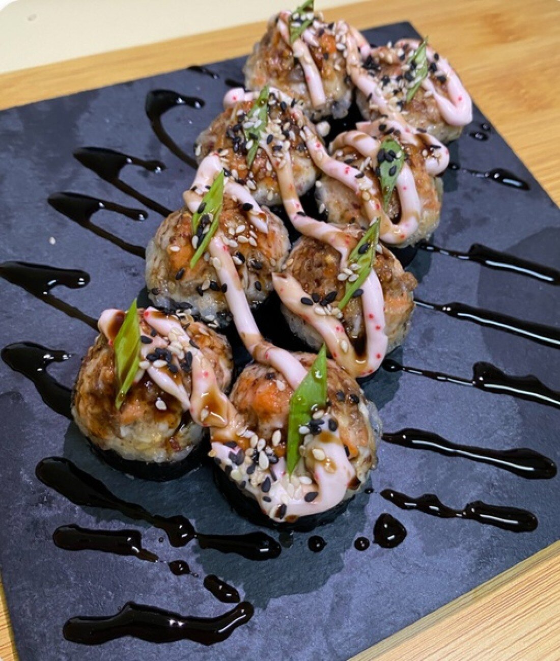 Ролл «Запеченный Лосось» 301г