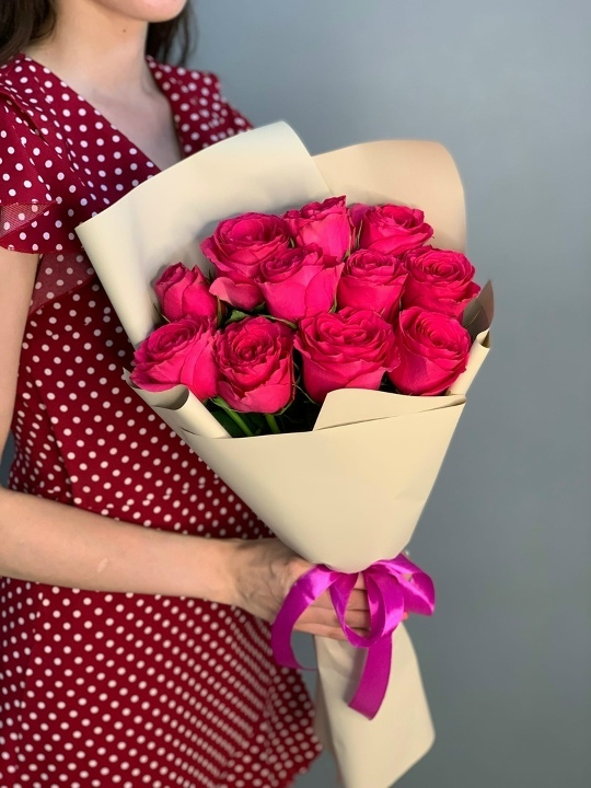 11 малиновых роз Кения