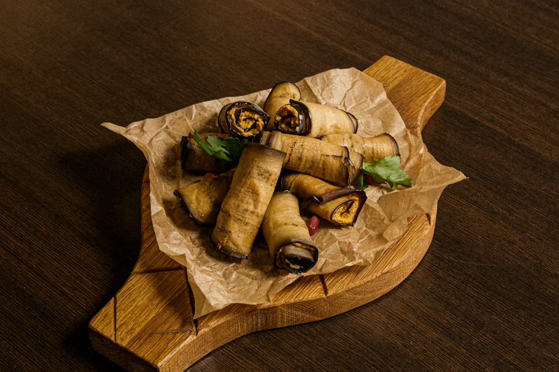 Рулетики из баклажанов