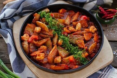Жаркое из курицы и овощей