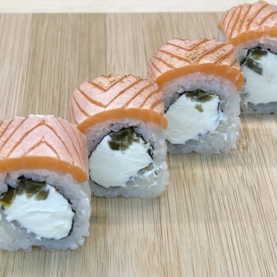 Опаленный острый лосось 4шт