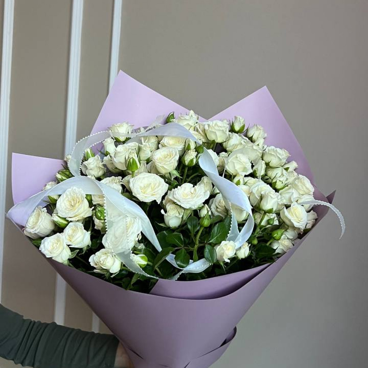 Моно букет из кустовых роз 74 (предзаказ)